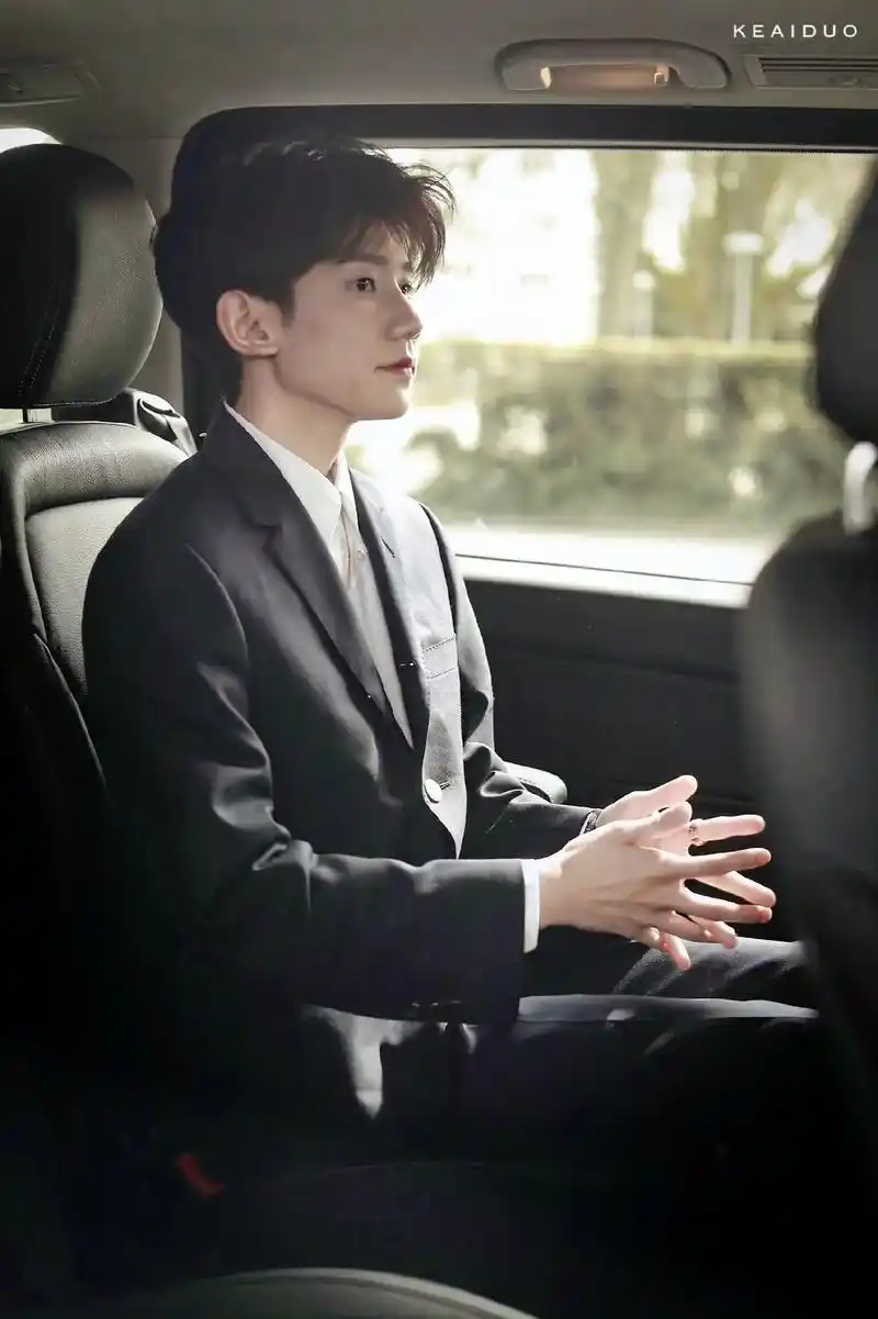 王源 巴塞尔 那年神才十七岁@tfboys-王源  #向全 - 抖音