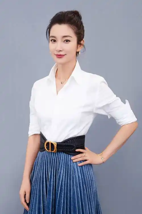 31岁杨紫"韩式千金风"受认可:打造国产宋慧乔,接手时尚资源!