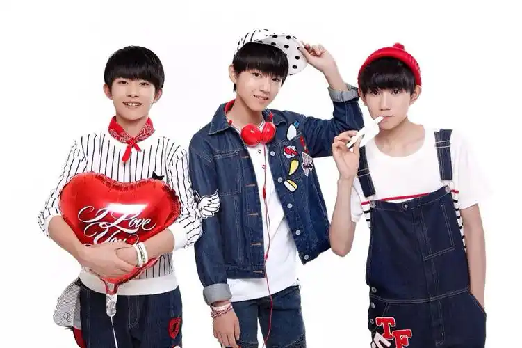 tfboys阳光帅气写真合影