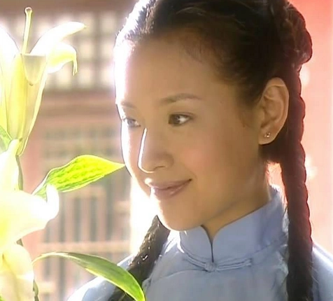 娱乐新闻 正文   近日,电视剧《如懿传》发布了一组剧照,演员董洁饰演