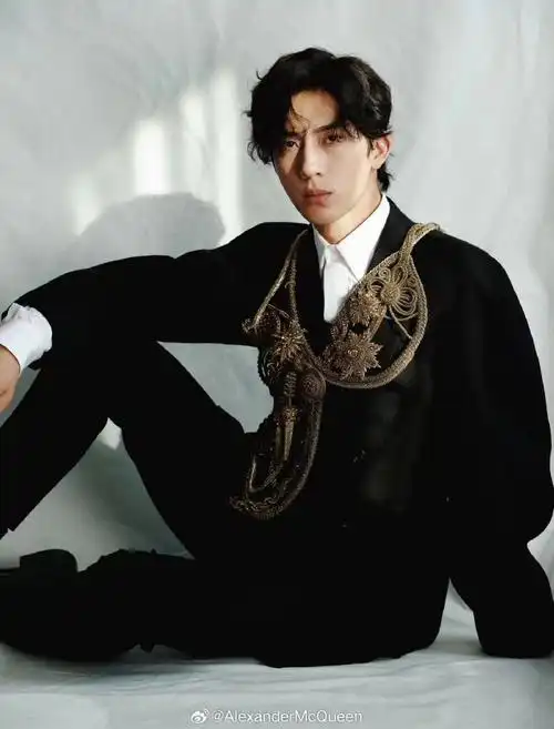 mcqueenstar#@井柏然身着#alexander mcqueen亚历山大麦昆#2024春夏