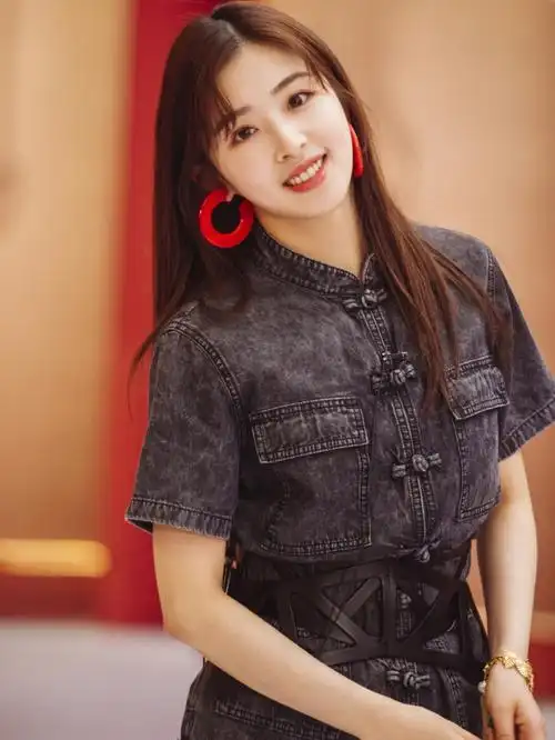 不会哭的孩子也需要糖张含韵