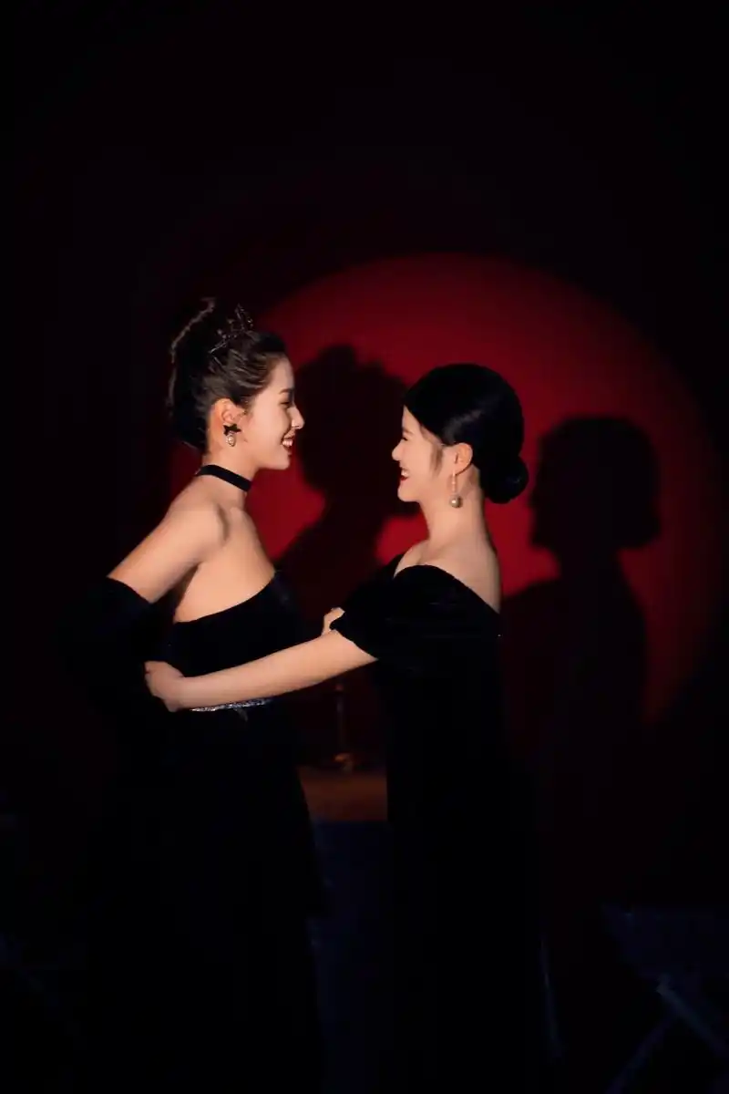 感谢女明星抽空陪我一起拍照#闺蜜照写真 - 抖音