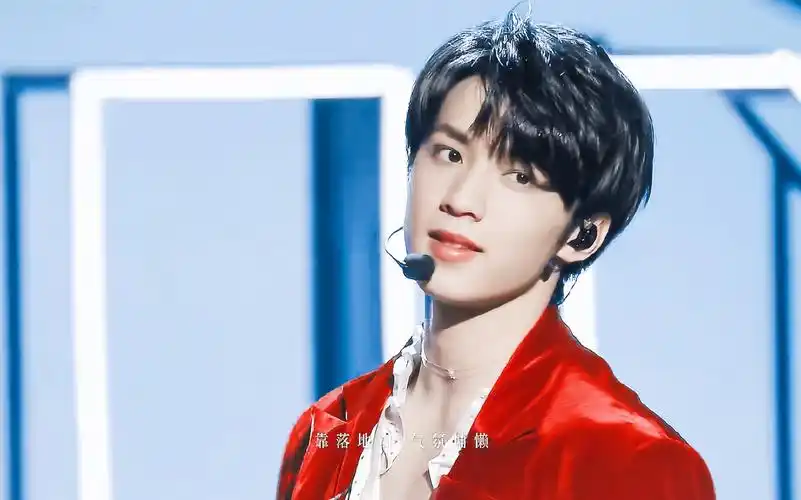 【刘耀文】循梦舞台混剪| 带你感受舞台王者| 内娱bg之光_哔哩哔哩