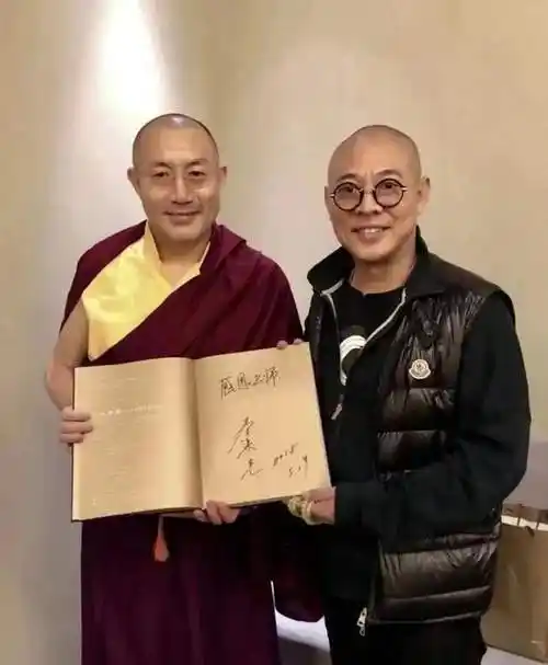 61岁李连杰近照曝光!满脸皱纹衰老至极,昔日巨星已面相大变