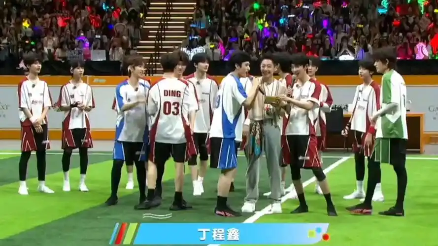 all鑫 夏季运动会的"足球宝贝"