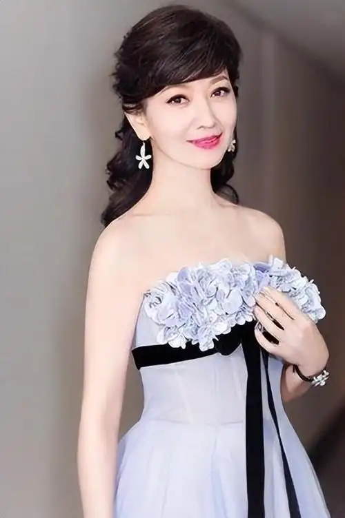 如果满分是10分,赵雅芝演技在tvb演员中却只能拿到6.5分