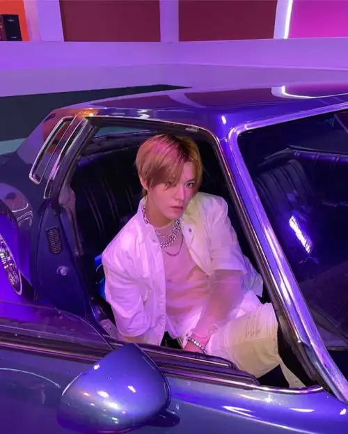 当中本悠太问李永钦借衣服穿