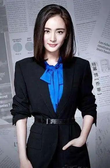 女明星西装造型,秀智成熟大气,娜娜祖儿少女感爆棚_西服
