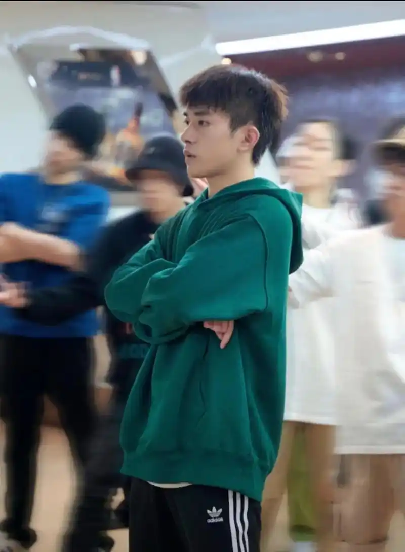 生图最抗打#易烊千玺 #生图 - 抖音