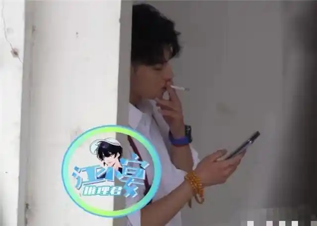 黄子韬吸烟再次被拍曾因吸烟怒怼偷拍者