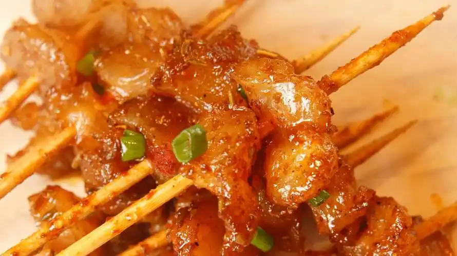 8折重装开业,1000份烤串免费吃