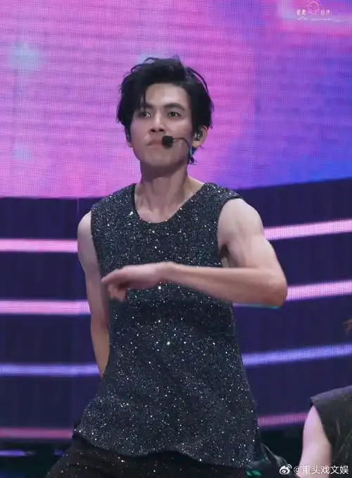 钟汉良上身身材##钟汉良的身材管理