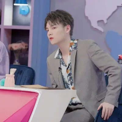 朱星杰头像二传标明白祁