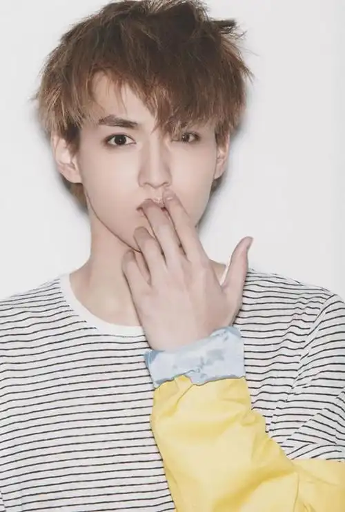 吴亦凡(kris)个人资料图片