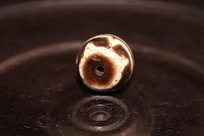 藏传佛教双层虎牙天珠