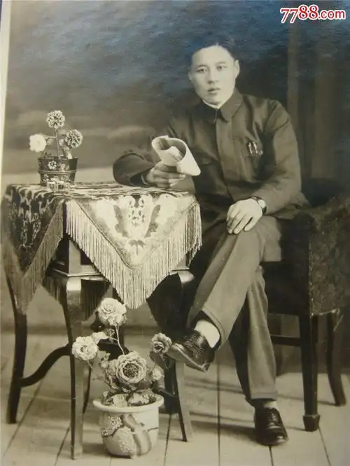 民国老照片---读书的年轻人-au12913250-老照片-加价-7788收藏__中国