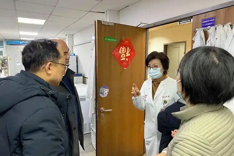 华山医院党委书记邹和建,党委副书记,院长毛颖,副院长徐文东,伍蓉