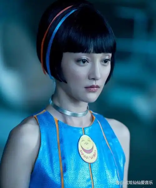 周迅天生自带故事感,一个眼神就是一场戏的倔强"精灵少女"