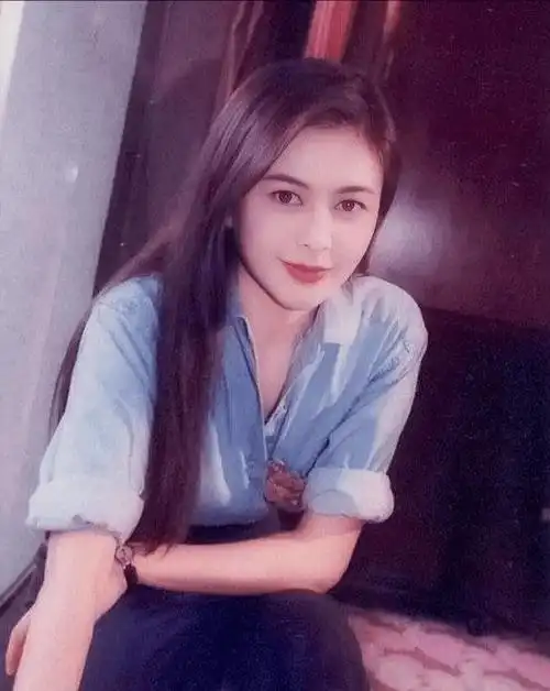 原创没滤镜加持关之琳跟普通奶奶没什么区别脸下垂得很但很有韵味