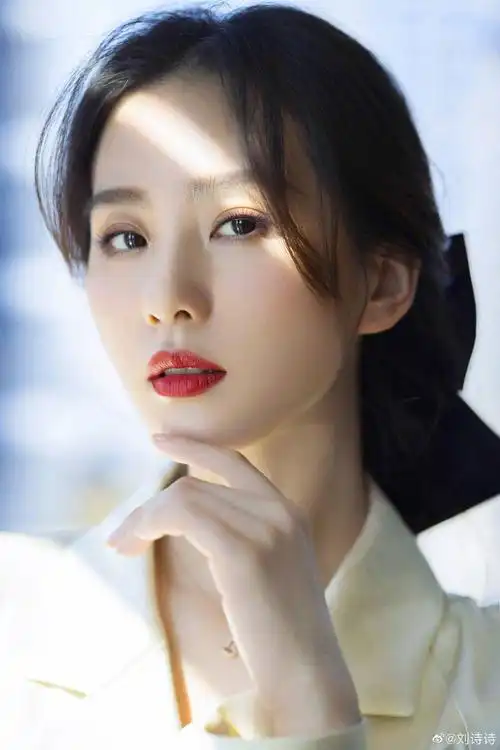 刘诗诗有哪些美出圈的神图? - 知乎