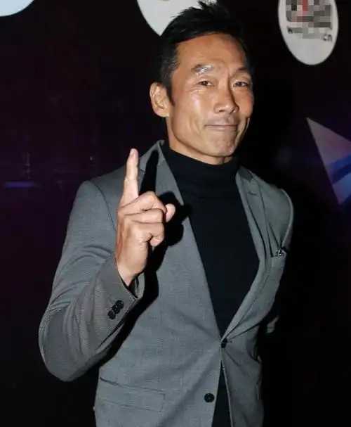 郑浩南(中国香港男演员)_尚可名片