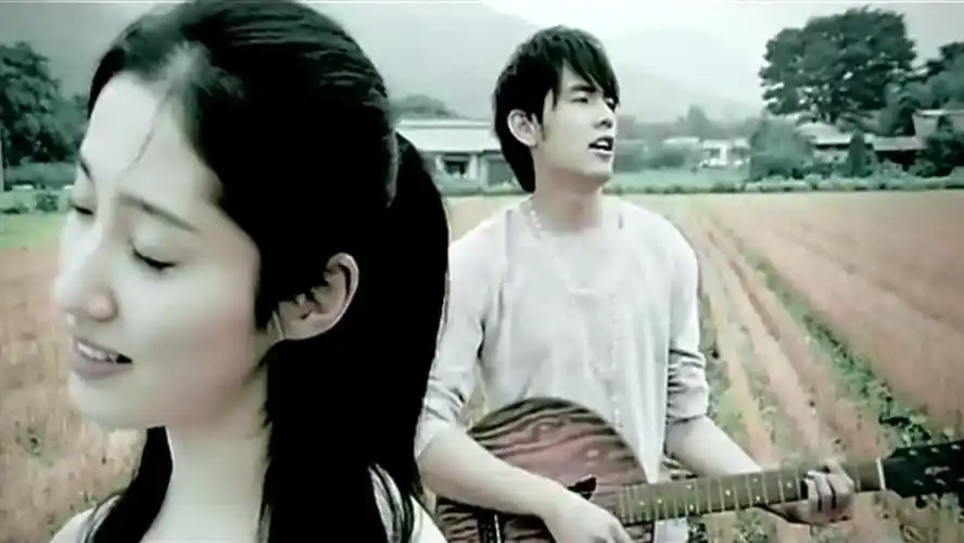 《七里香》是 a target="_blank" href="/item/周杰伦/129156" data