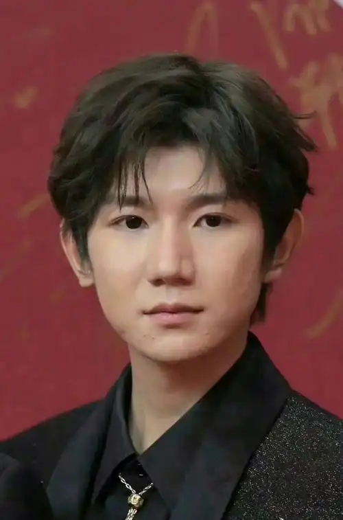 王源满脸痘印,千玺皮肤浮粉,王俊凯面庞臃肿,养成系难度此关