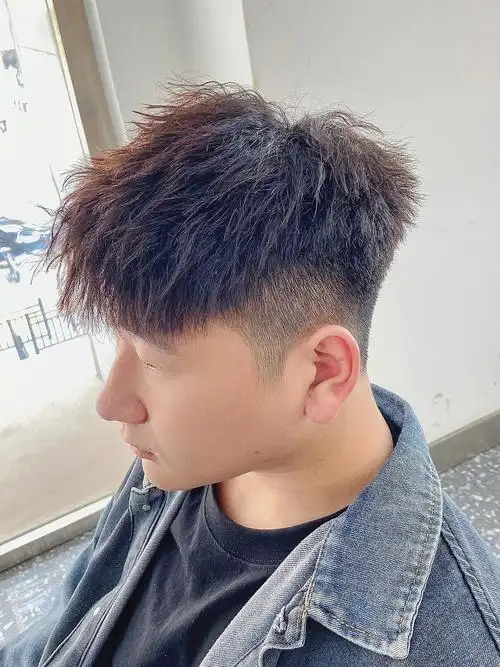 纹理烫烟花烫 锡纸烫 钢夹烫石家庄男士发型 石家庄男士染发男生在家