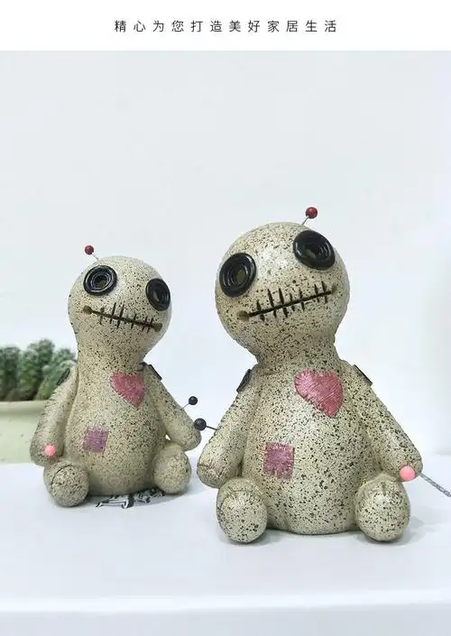 跨境工艺品卡通诅咒娃娃可喷雾摆件巫毒娃娃熏香创意家居装饰道具