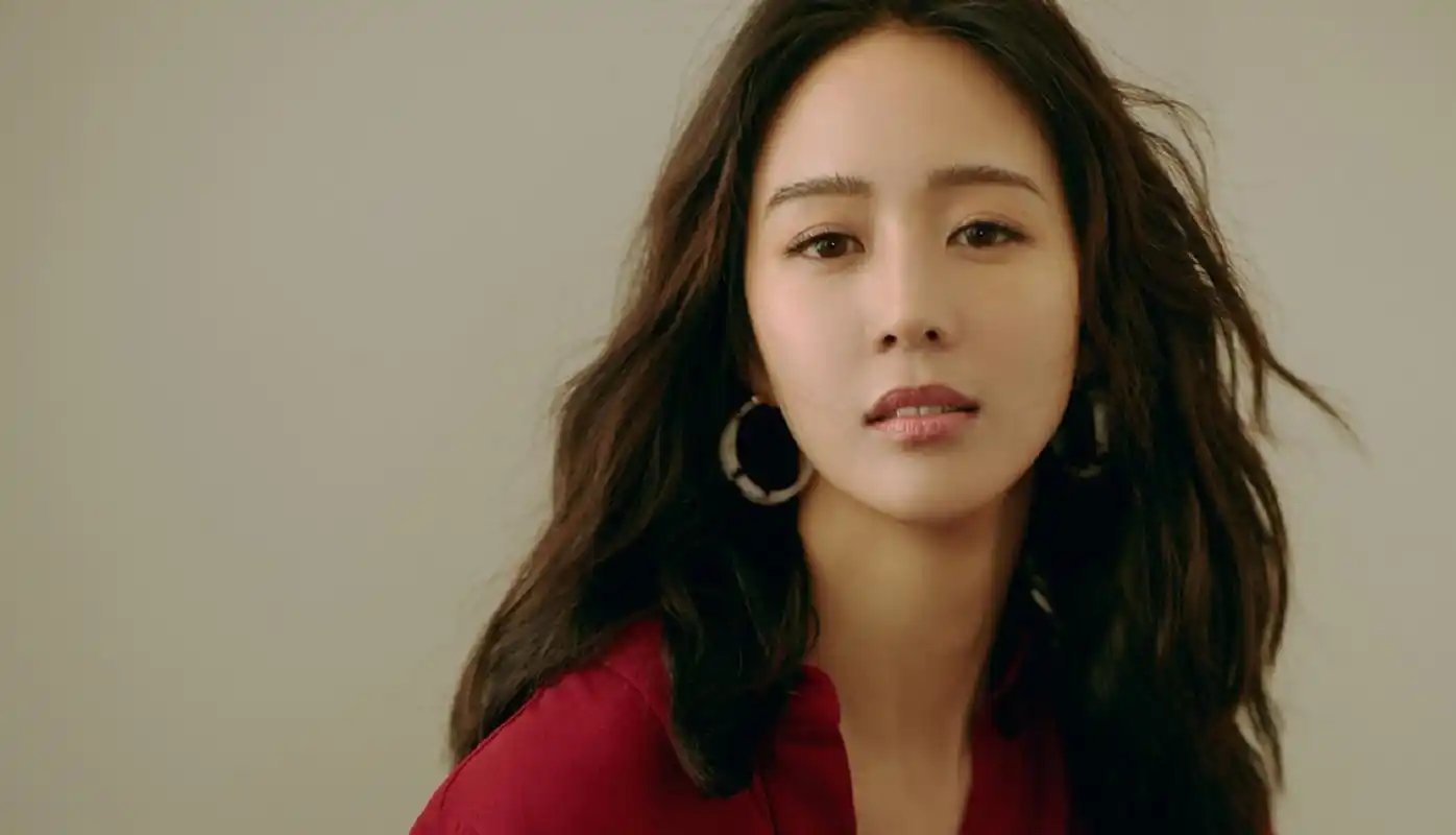 驼峰鼻长什么样?同样是驼峰鼻,张钧甯与刘亦菲的有何不同?