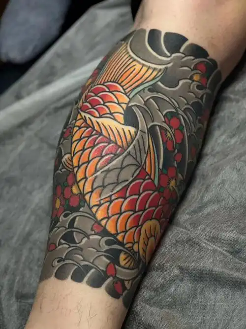 祝各位年年有95福州彫棋刺青处#tattoo  #纹身  #鲤鱼  #小腿纹身