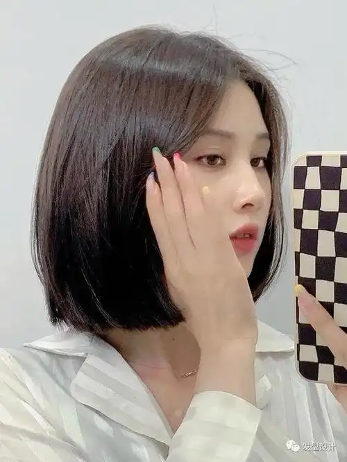 女学生短发发型2022最新图片(2021学生短发最新发型女图)