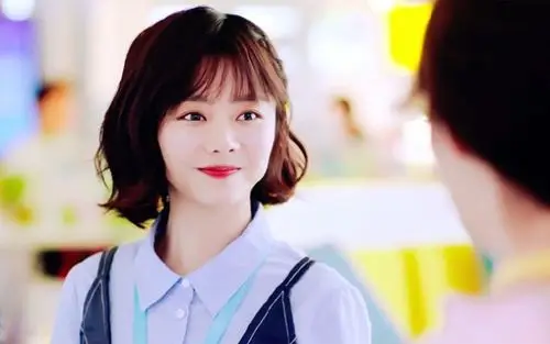 浪花一朵朵云朵壁纸_清新可爱的谭松韵