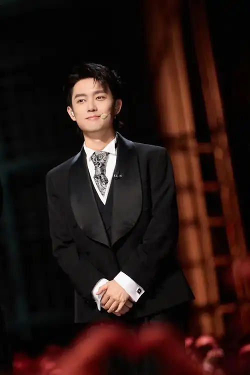 恭喜秦昊披荆斩棘毕业啦09