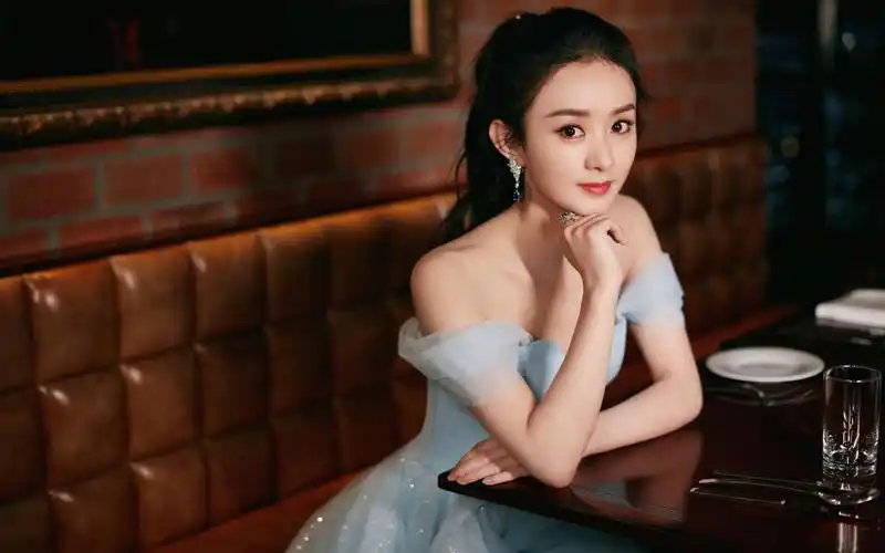 赵丽颖优雅性感抹胸纱裙壁纸-美女壁纸-高清美女图片-娟娟壁纸