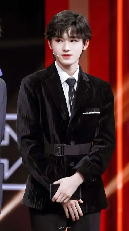 白月光4:秀台涨粉-宋亚轩:白月光姐姐是女友-话本小说网