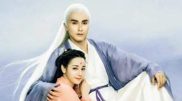 作为故事主线人物,迪丽热巴和高伟光这对cp组合,将用一种唯美的爱情