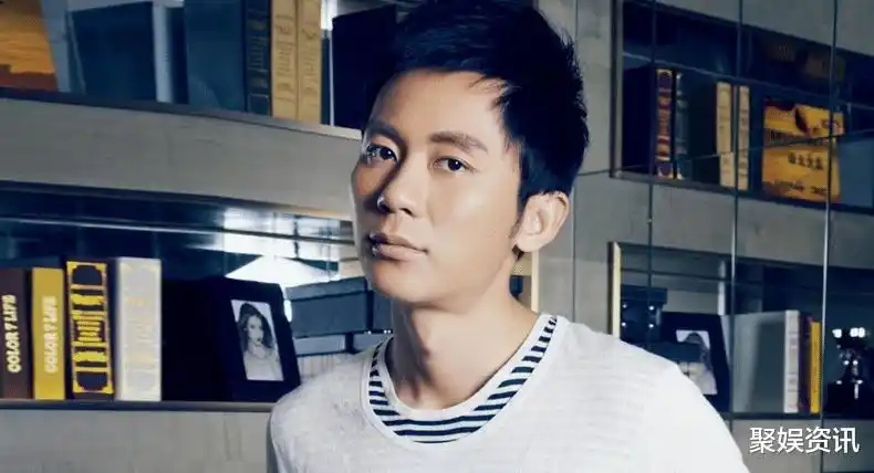 李小璐20岁就被李晨"骗到手",看了她的青涩照片,难怪李晨这么猴急