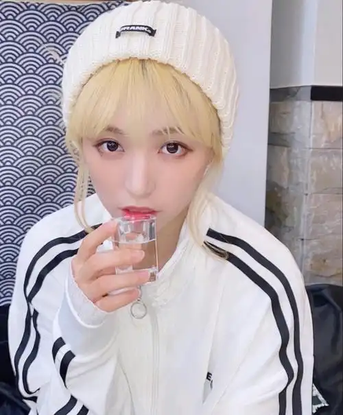 女生帅起来没男生啥事孔肖吟