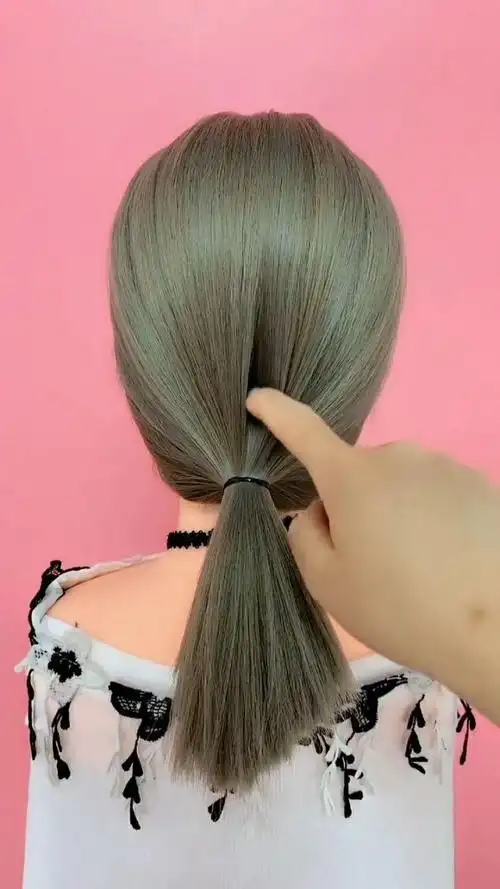 适合短发扎的低马尾发型教程来了,一看就会!