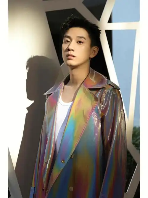 王子奇出席北京时装周