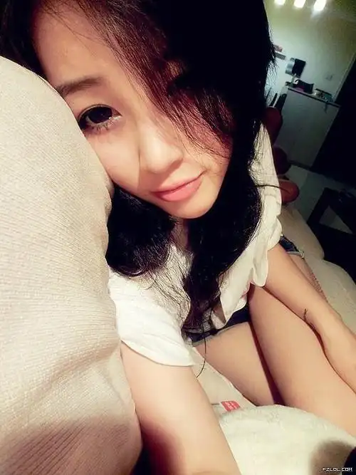 非主流脑残妹子自拍照集合