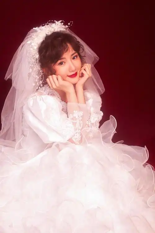 毛晓彤为三丽拍了一组婚纱照太惊艳了吧