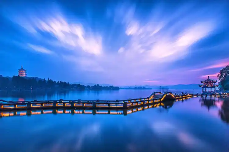 西湖什么时候最美?在什么季节?最佳的观景地点在哪里? - 知乎