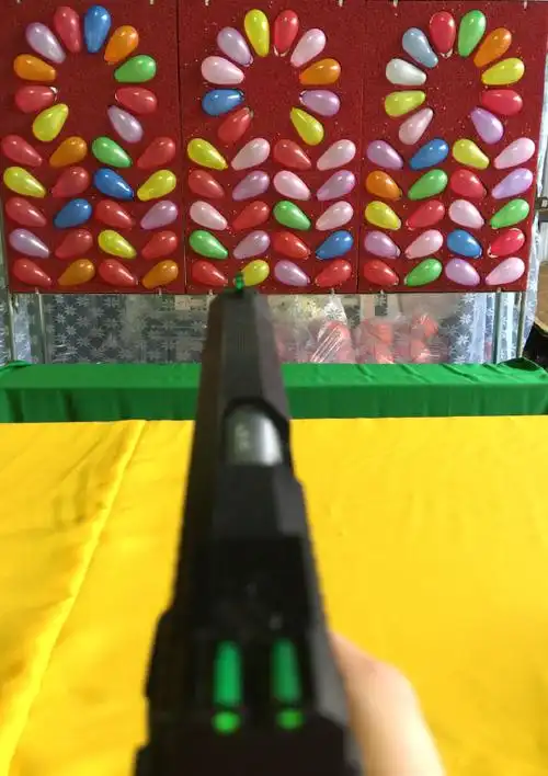 bb枪射气球