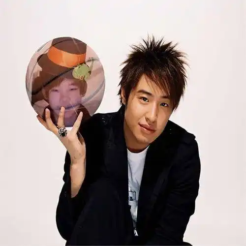 44岁潘玮柏胖至200斤,晒19岁时帅照,被罗某人嘲讽你就继续吃吧