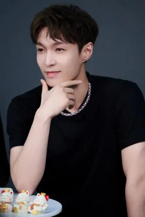 张艺兴盒子里的猫预告##盒子里的猫开播