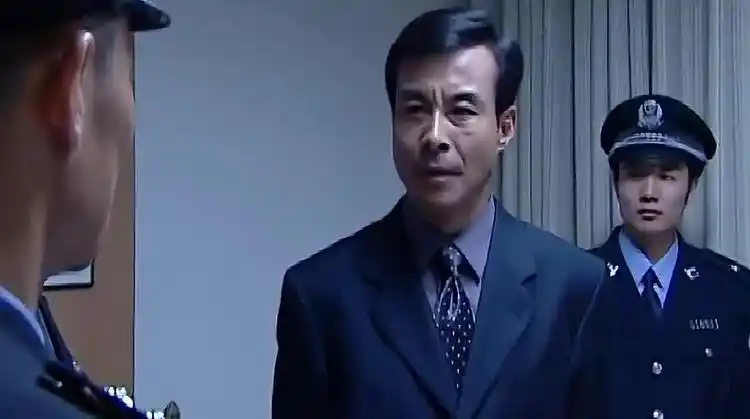 罪域:李子涛来到现场检查,公安局办案还是不行啊,歹徒太凶残了