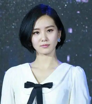 刘诗诗短发烫的什么卷 刘诗诗中短发型图片_发型造型_宝妈时尚生活网